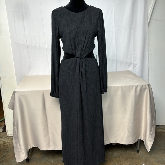 Lush Long Sleeve Twist Front Open Midrift Maxi Dress sz L - Picture 6 of 17